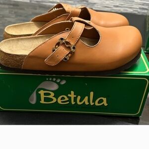 Betula Brown Clog Sandals